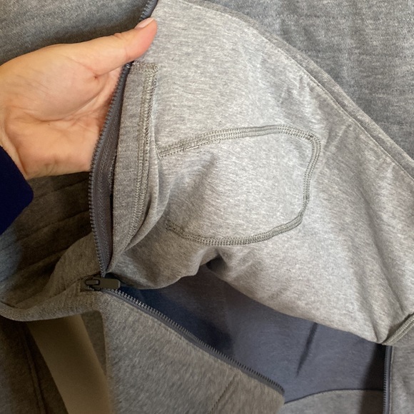 Lululemon Fleece Be True Gray Pullover- Size 10 - Picture 10 of 13